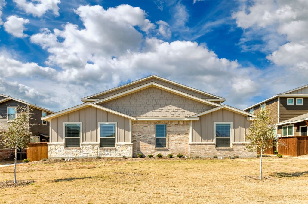 727 Harvest Moon Drive, Venus, TX 76084 — photo 1