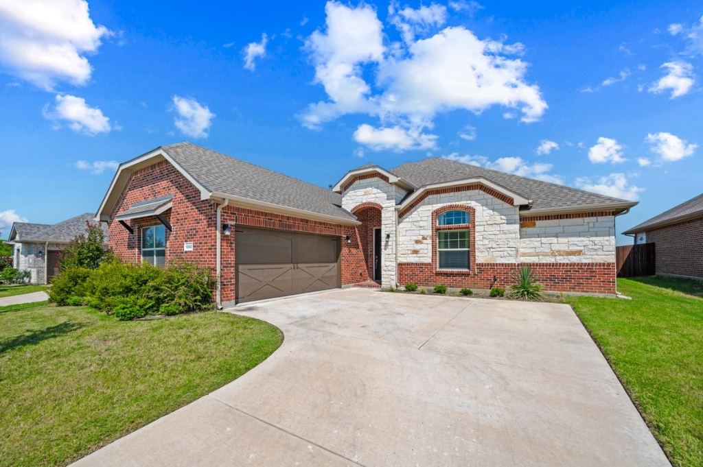 1303 Deer Hollow Drive