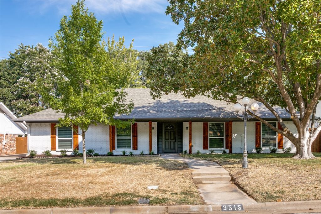 3515 Sheffield Drive, Arlington, TX 76013 — photo 1