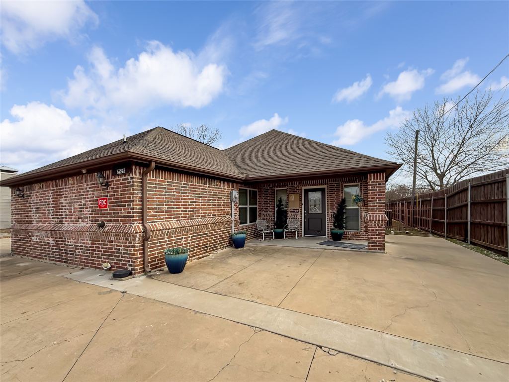 2508 W Crawford Street, Denison, TX 75020 — photo 1