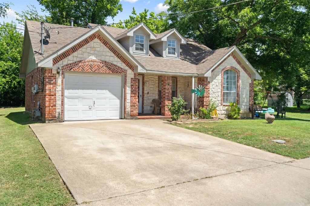 1724 Willow Hollow Drive, Garland, TX 75040 — photo 1