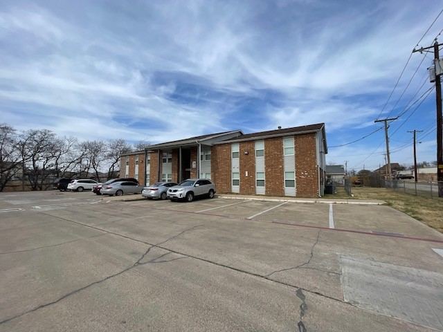 327 SE 3rd Street 202, Grand Prairie, TX 75051 — photo 1