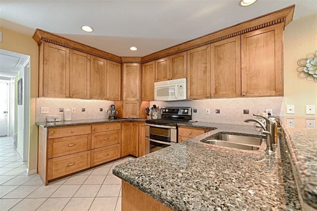 2954 Woodcroft Circle, Carrollton, TX 75006 — photo 1