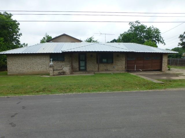 619 N Avenue A, Springtown, TX 76082 — photo 1