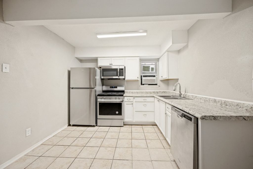 1001 W Elm Street 103, Denison, TX 75020 — photo 1