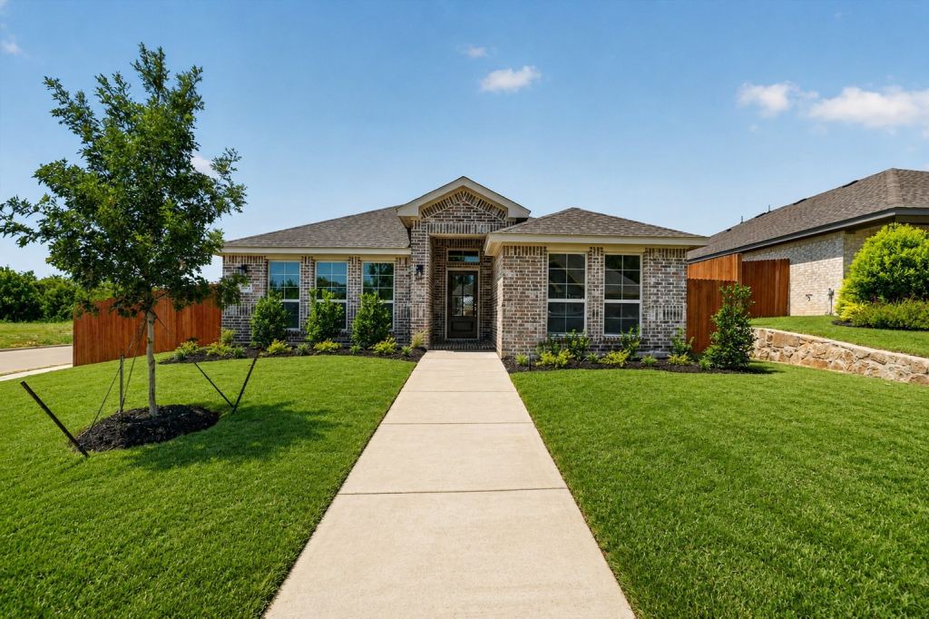 1422 Quail Creek Drive, Cleburne, TX 76033 — photo 1
