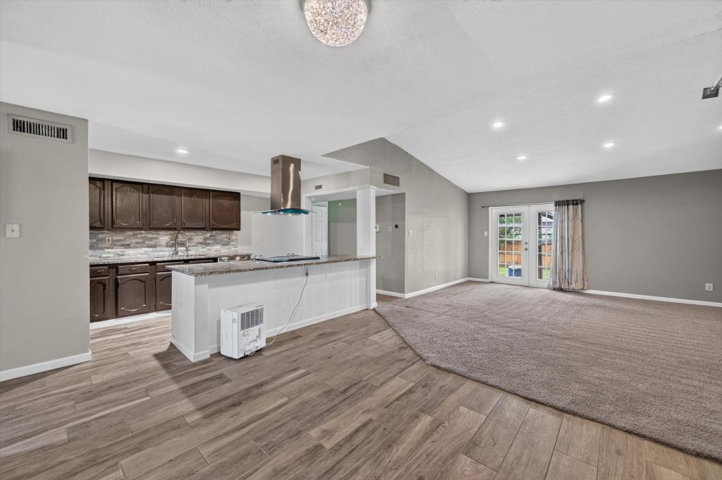 704 Levelland Drive, Arlington, TX 76017 — photo 1