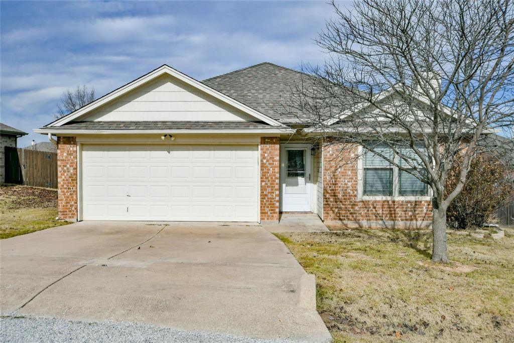 826 Rambling Court, Granbury, TX 76049 — photo 1