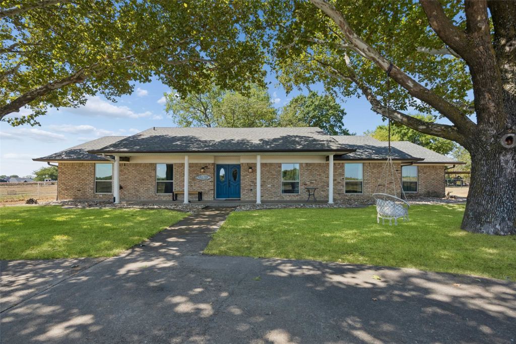 101 Laguna Vista Drive, Waxahachie, TX 75165 — photo 1