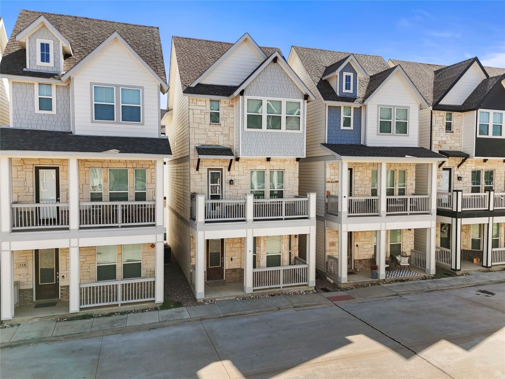 220 Lanyard Drive, Lewisville, TX 75057 — photo 1