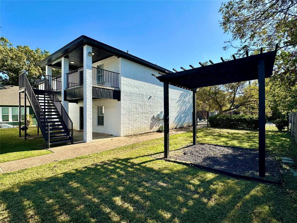 1231 Wood Avenue D, Waco, TX 76706 — photo 1