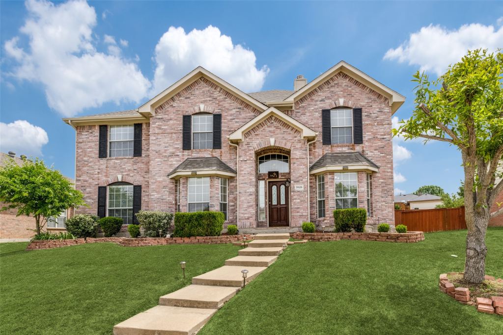 3926 Rolling Oaks Drive, Carrollton, TX 75007 — photo 1