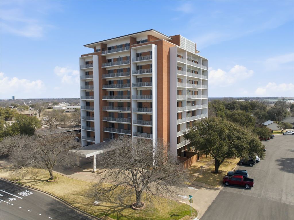 4924 Cobbs Drive 9C, Waco, TX 76710 — photo 1