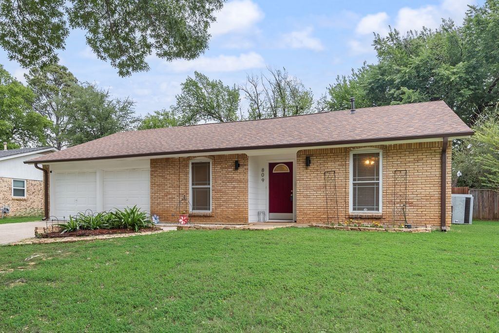 809 Buffalo Drive, Arlington, TX 76013 — photo 1