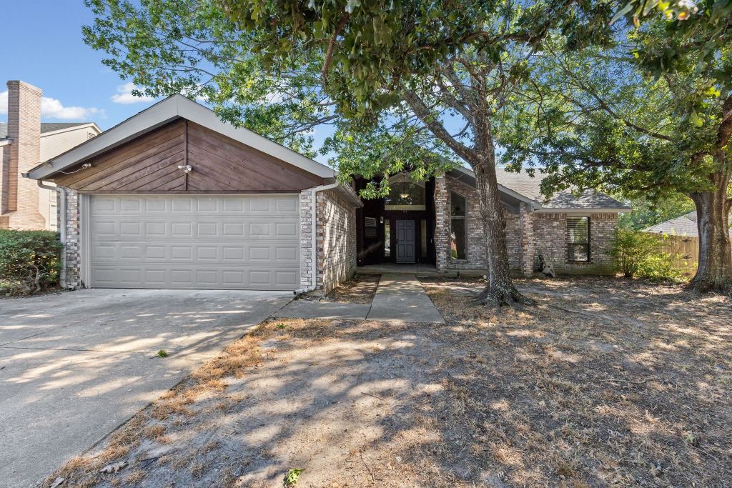 515 Highland Oaks Drive, Greenville, TX 75402 — photo 1