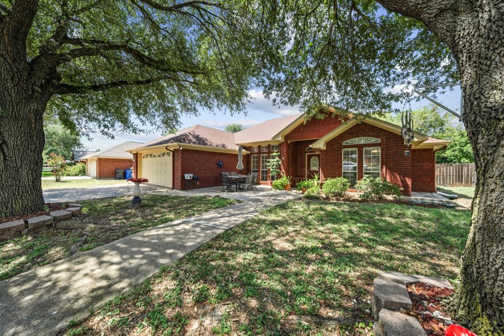 10127 Cougar Ridge Parkway, Waco, TX 76708 — photo 1