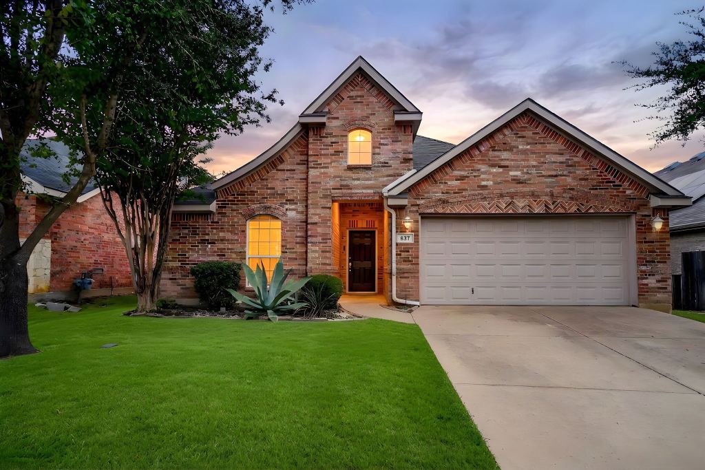 637 Brooks Street, Crowley, TX 76036 — photo 1
