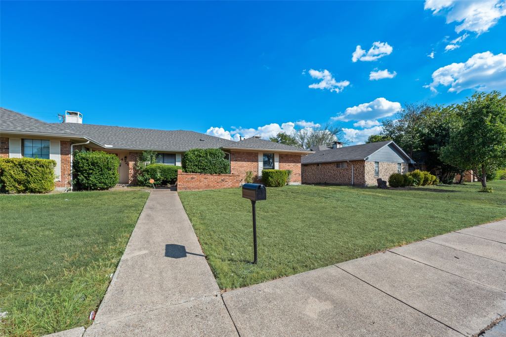 4724 Berridge Lane, Dallas, TX 75227 — photo 1