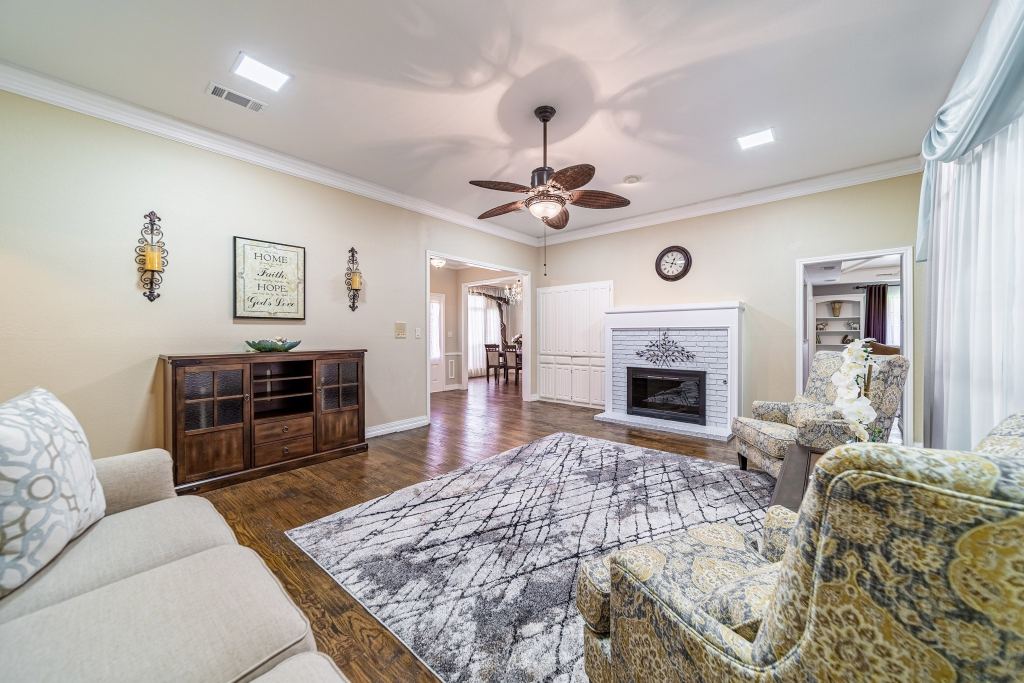 3305 Eisenhower Lane, Plano, TX 75023 — photo 1