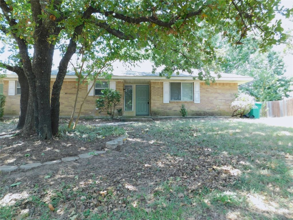 2204 Canterbury Court, Denton, TX 76205 — photo 1