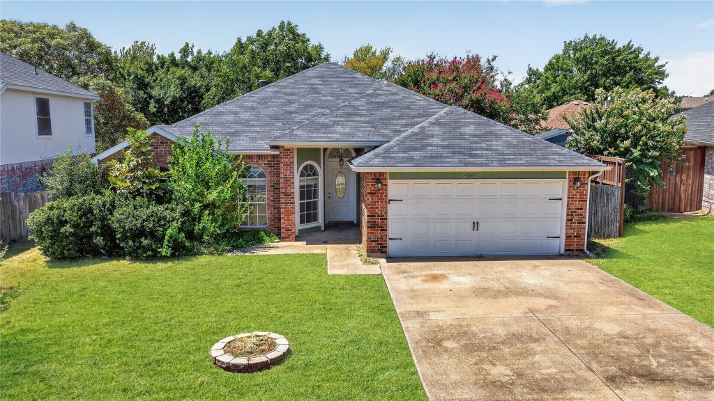 4309 Grason Drive, Grand Prairie, TX 75052 — photo 1
