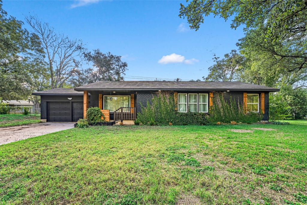 6212 Bishop Drive, Waco, TX 76710 — photo 1