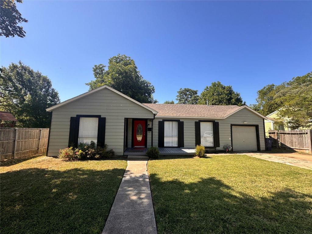 130 W Avenue D, Garland, TX 75040 — photo 1