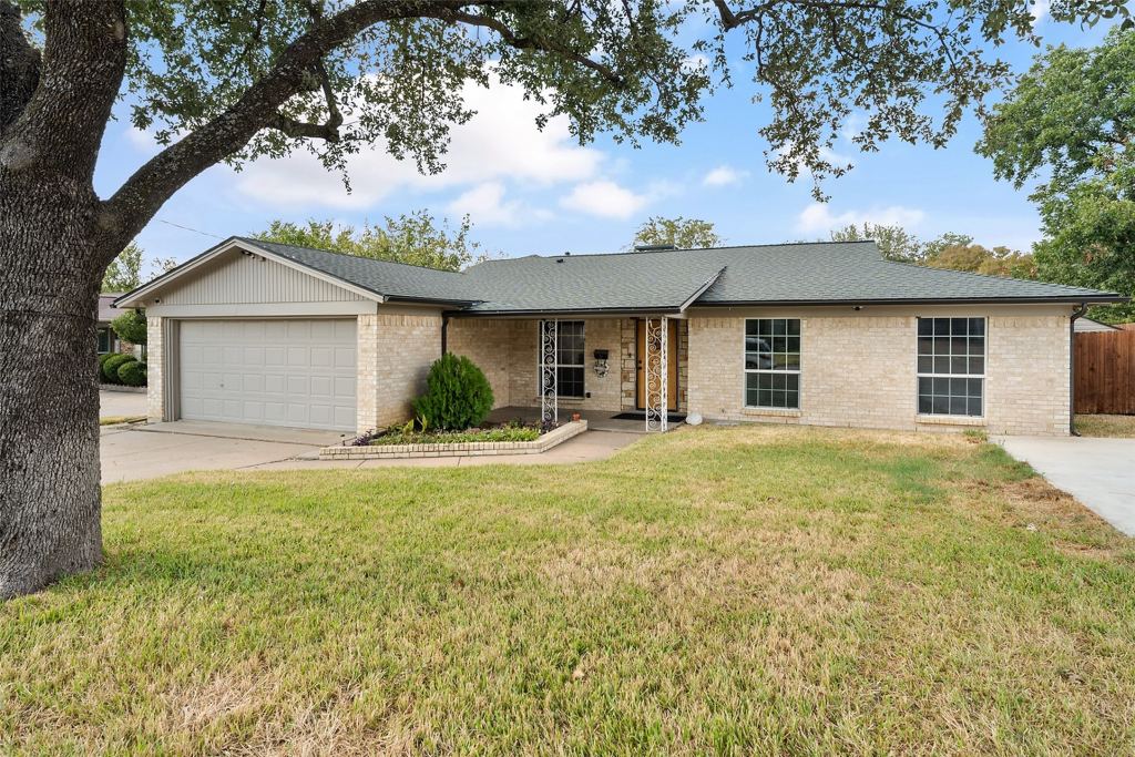 2100 Rockmoor Drive, Edgecliff Village, TX 76134 — photo 1