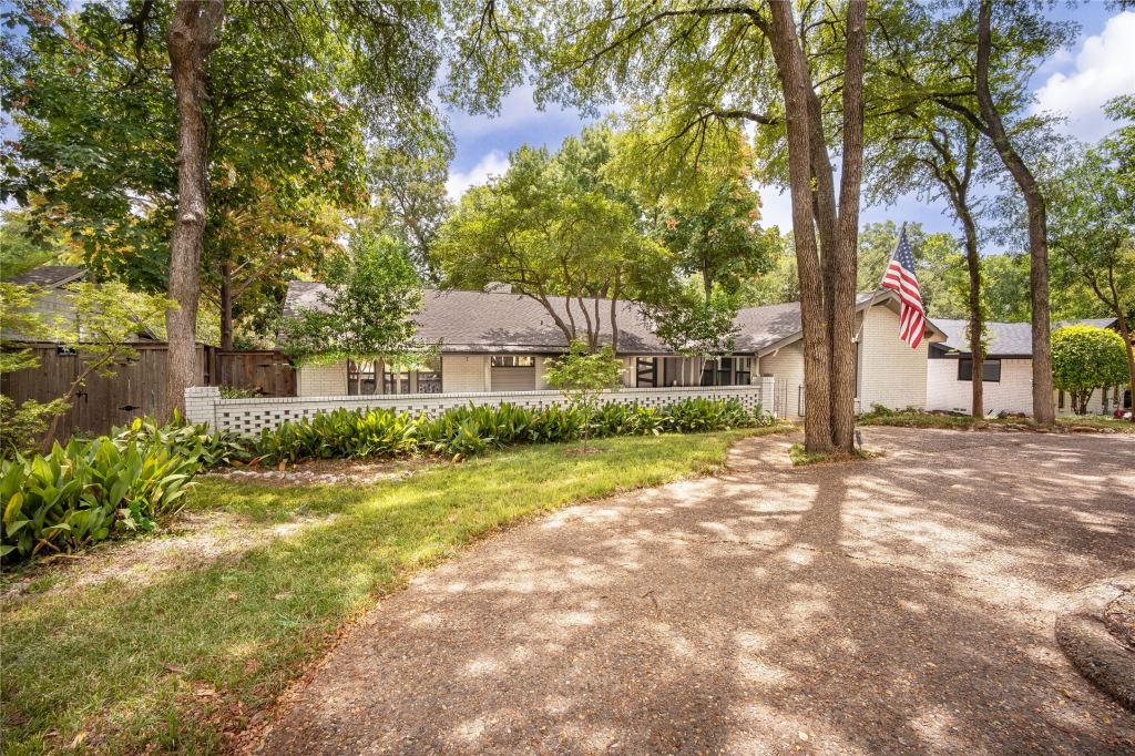 8242 San Cristobal Drive