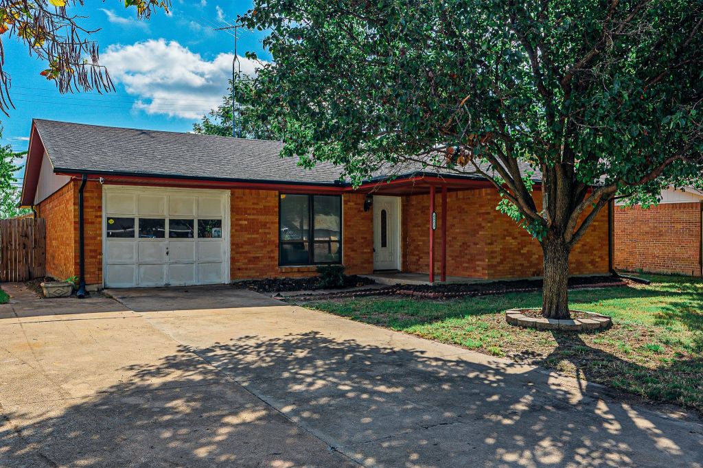 6503 Flamingo Road, Greenville, TX 75402 — photo 1