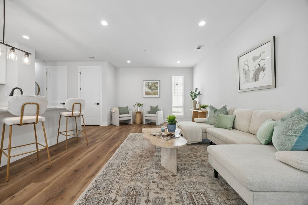 5633 Live Oak 103, Dallas, TX 75206 — photo 1