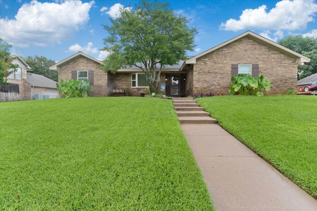 20 Timberline Drive, Trophy Club, TX 76262 — photo 1