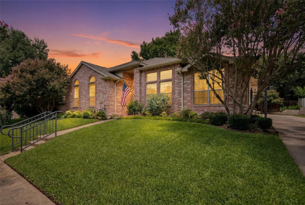 2608 Rochelle Drive, McKinney, TX 75070 — photo 1