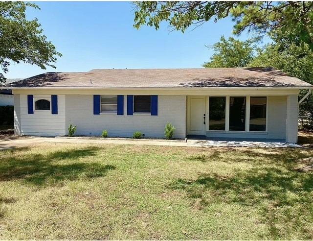 512 Sally Lane, Cleburne, TX 76033 — photo 1
