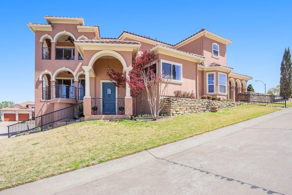 7713 Lakeview Circle, Fort Worth, TX 76179 — photo 1