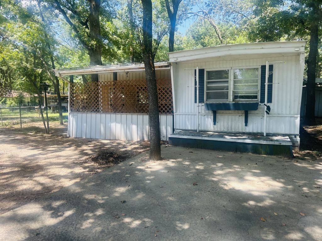 305 Live Oak Lane, Mabank, TX 75156 — photo 1