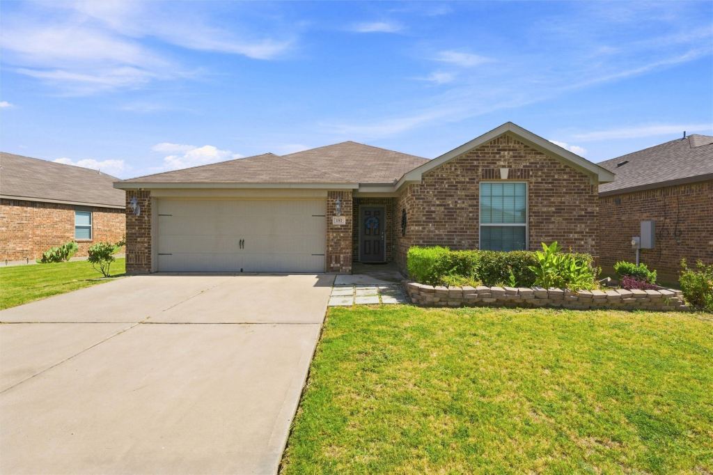 157 Presidents Way, Venus, TX 76084 — photo 1