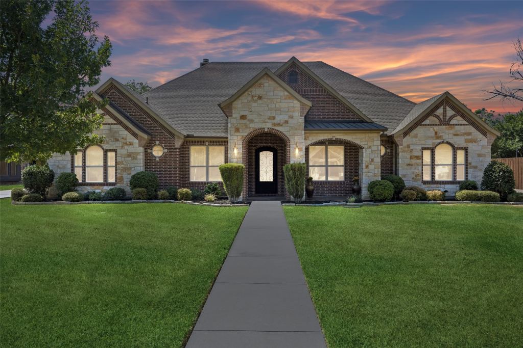 2526 Fruitland Avenue, Farmers Branch, TX 75234 — photo 1