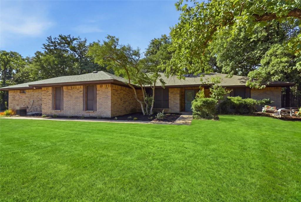 104 Murls Lake Road