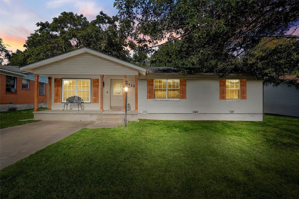 1725 La Porte Drive, Waco, TX 76710 — photo 1
