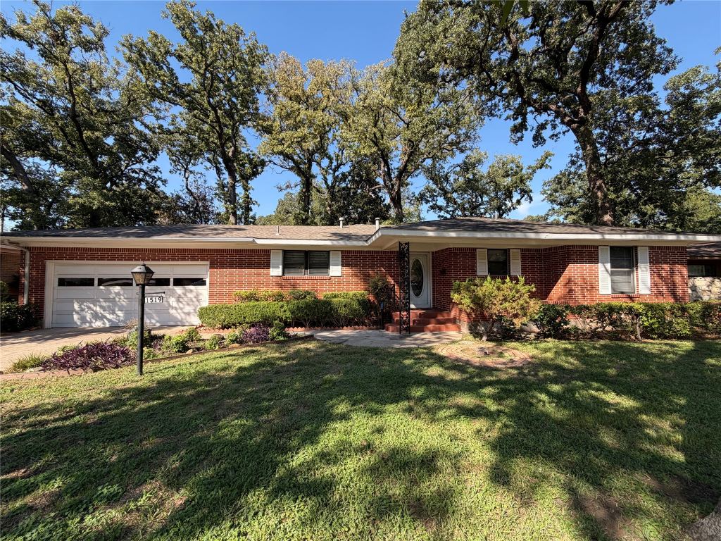 1519 Tulip Drive, Arlington, TX 76013 — photo 1