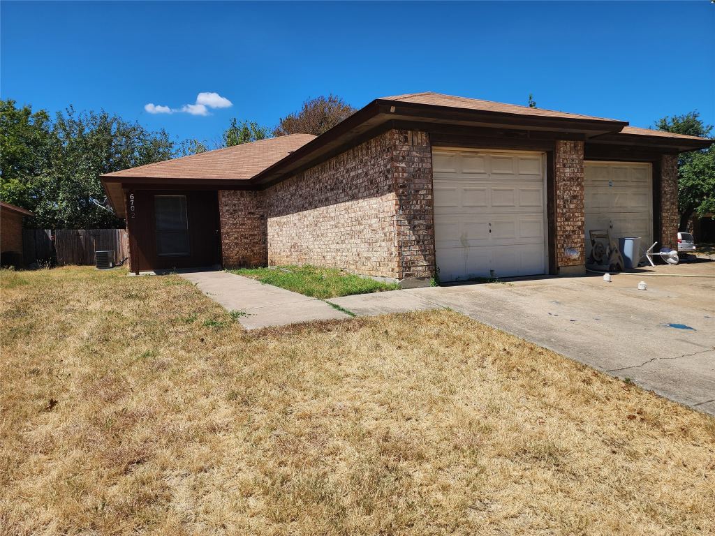 6702 S Creek Drive, Fort Worth, TX 76133 — photo 1