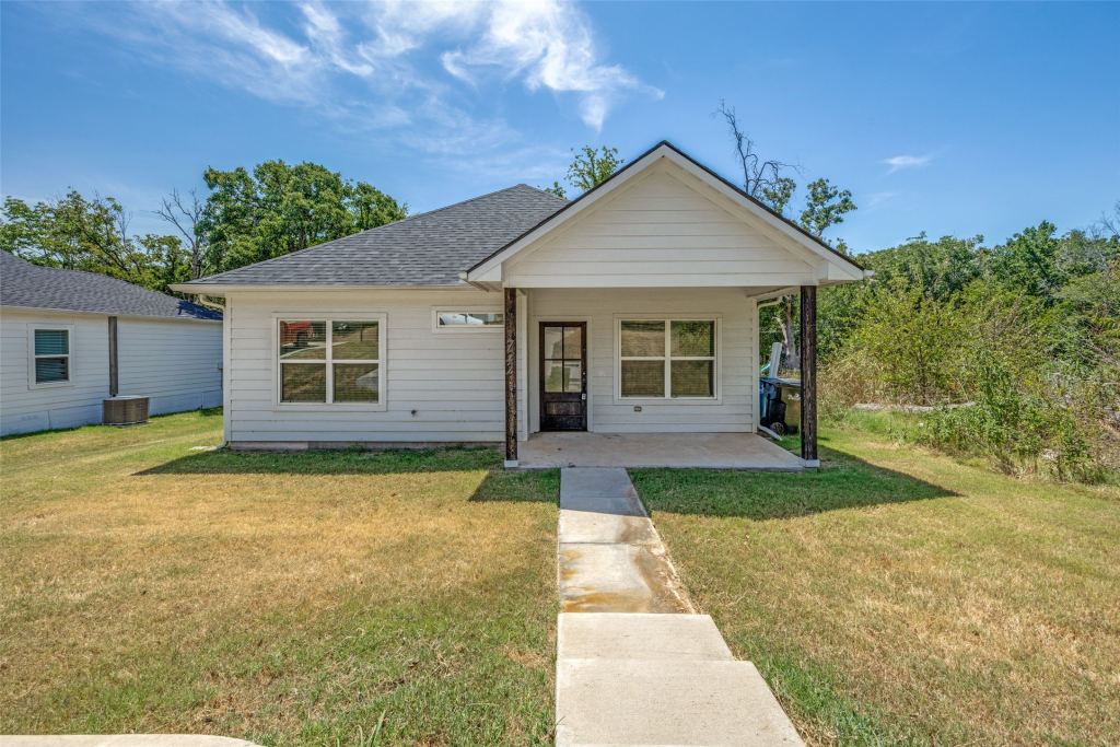 722 E Woodard Street, Denison, TX 75021 — photo 1