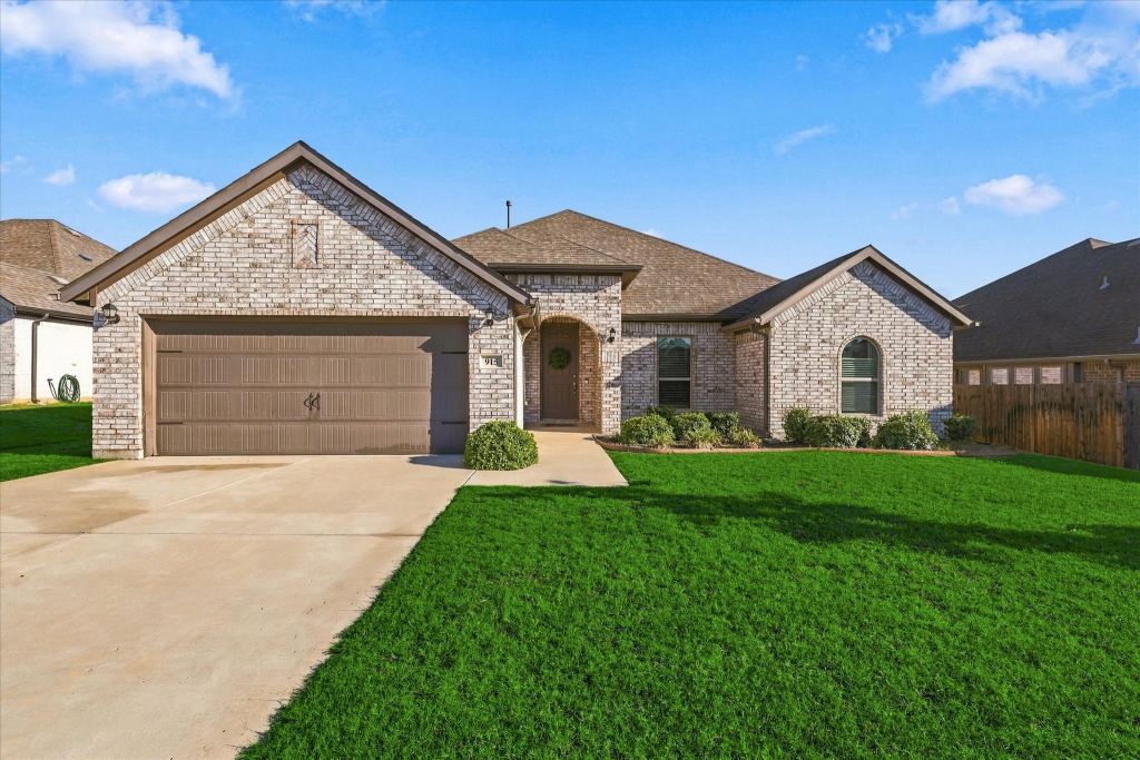 915 Timber Ridge Drive, Justin, TX 76247 — photo 1