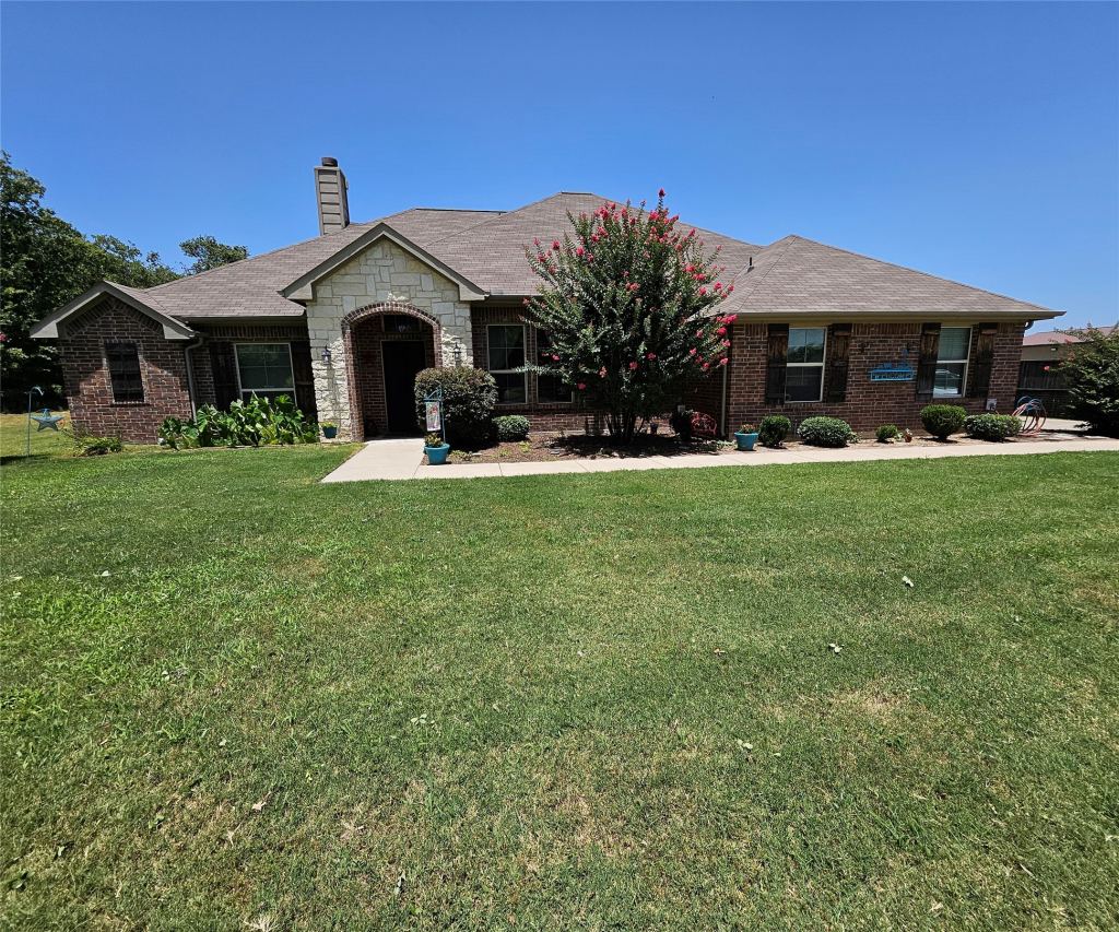 125 Brady Coleman Lane, Springtown, TX 76082 — photo 1