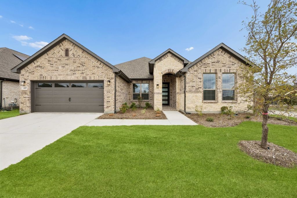 685 Red Maple Road
