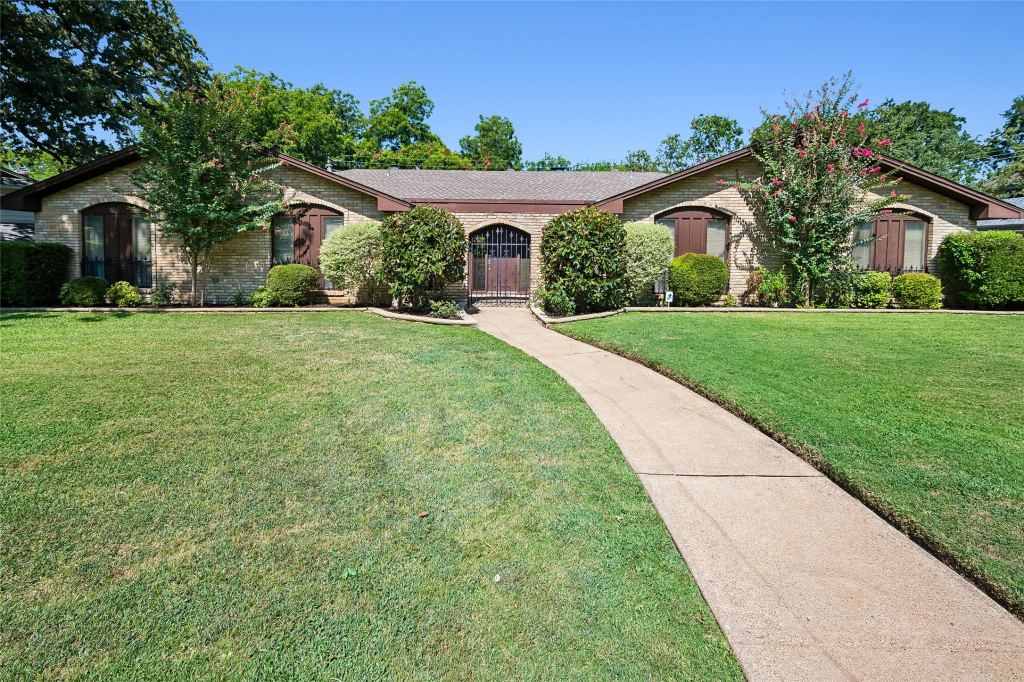 1204 Springwood Court, Euless, TX 76040 — photo 1