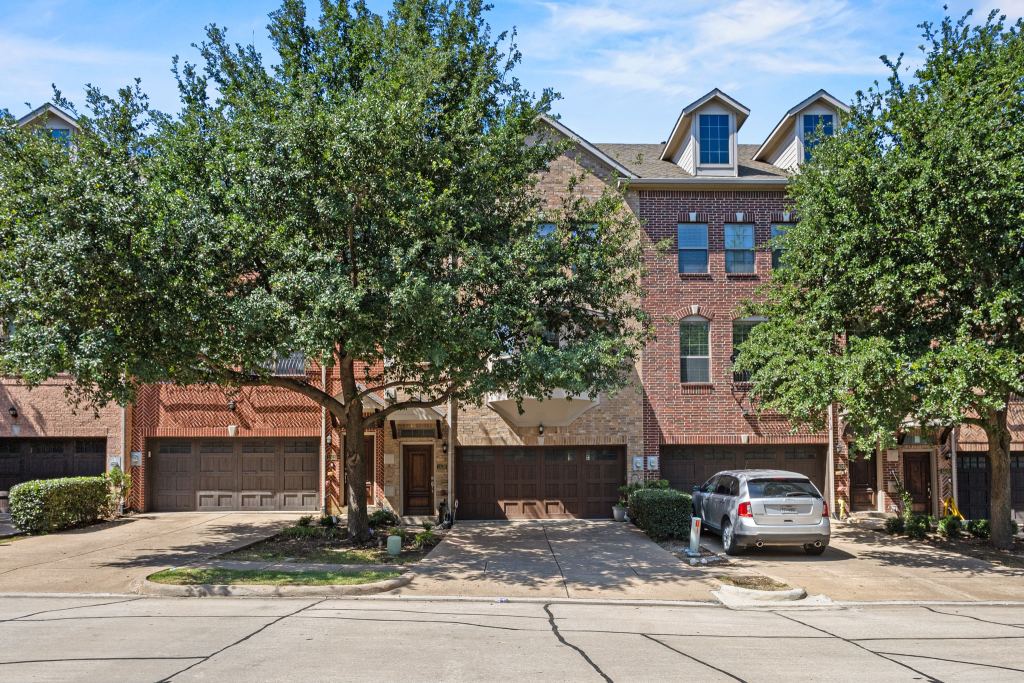 1530 Biltmore Lane, Irving, TX 75063 — photo 1