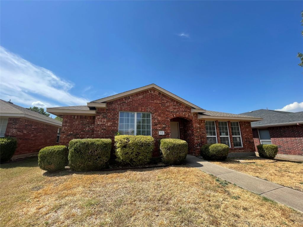 713 Horseshoe Court, DeSoto, TX 75115 — photo 1