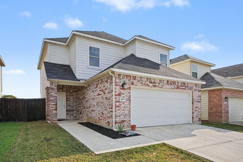 257 Michelle Drive, Grand Prairie, TX 75051 — photo 1